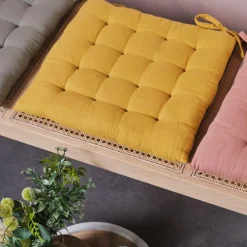 Assise matelassée INDIAN FLOWERS 40 x 40 cm en gaze de coton Ocre