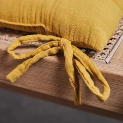 Assise matelassée INDIAN FLOWERS 40 x 40 cm en gaze de coton Ocre