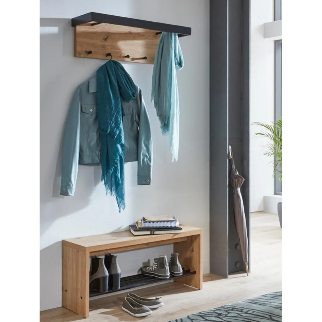 Banc de rangement chaussure en MDF décor chêne et pose chaussures en tube d'acier noir