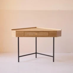 Bureau SETO style scandinave minimaliste sa structure en rotin et bois durable certifiée FSC design intemporel