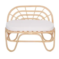 Ce sofa enfant offre une assise confortable et sécurisée