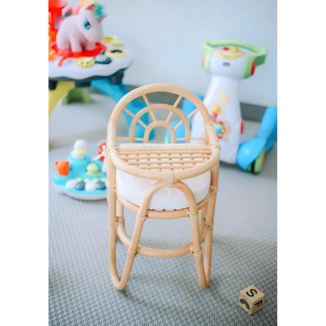 Cette chaise confortable et sécurisée design attrayant