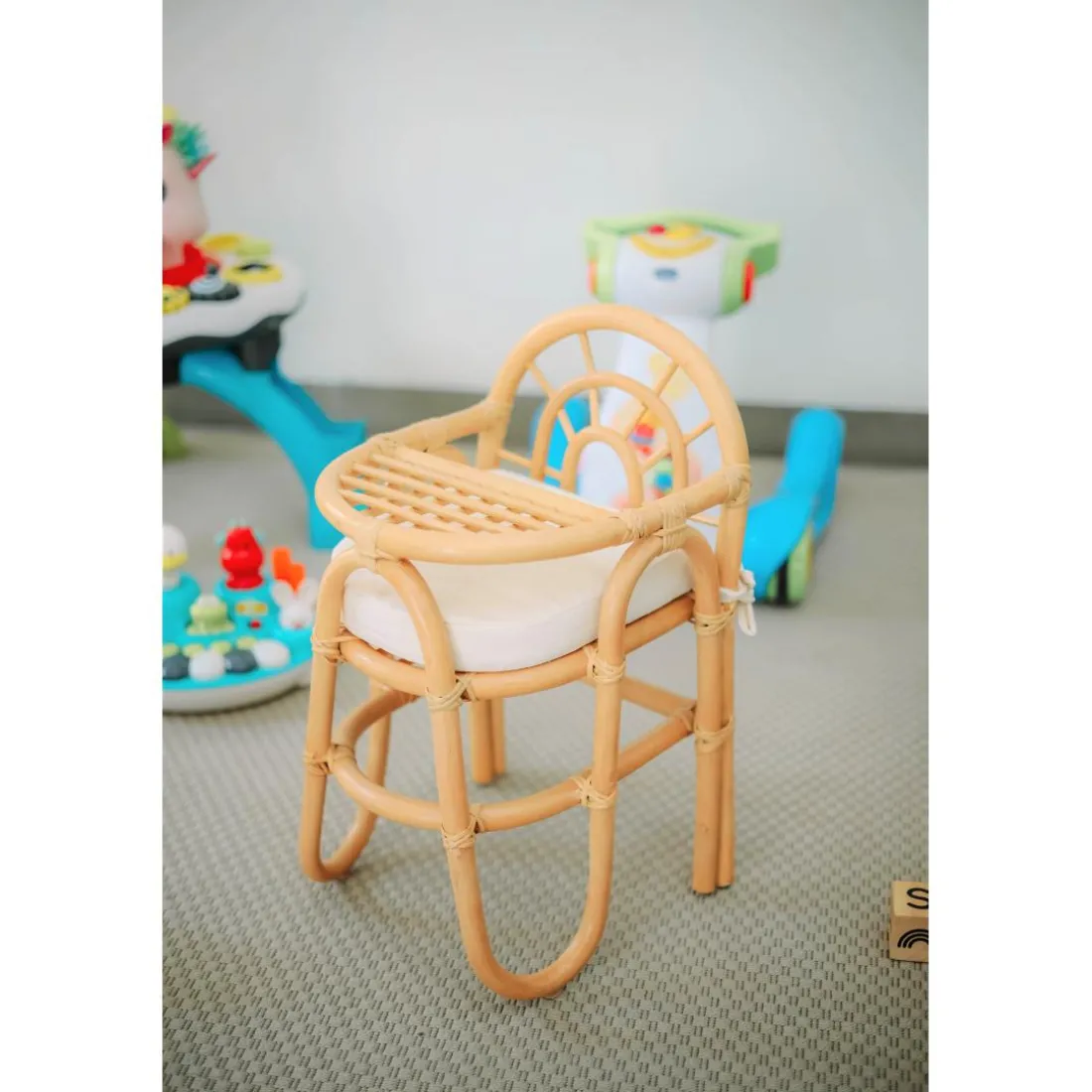 Cette chaise confortable et sécurisée design attrayant