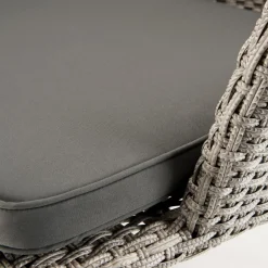 Chaise de jardin en rotin synthétique gris avec coussin gris pieds noirs en métal