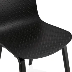 Chaise design 'PACIFIK' noire avec pieds en bois noir