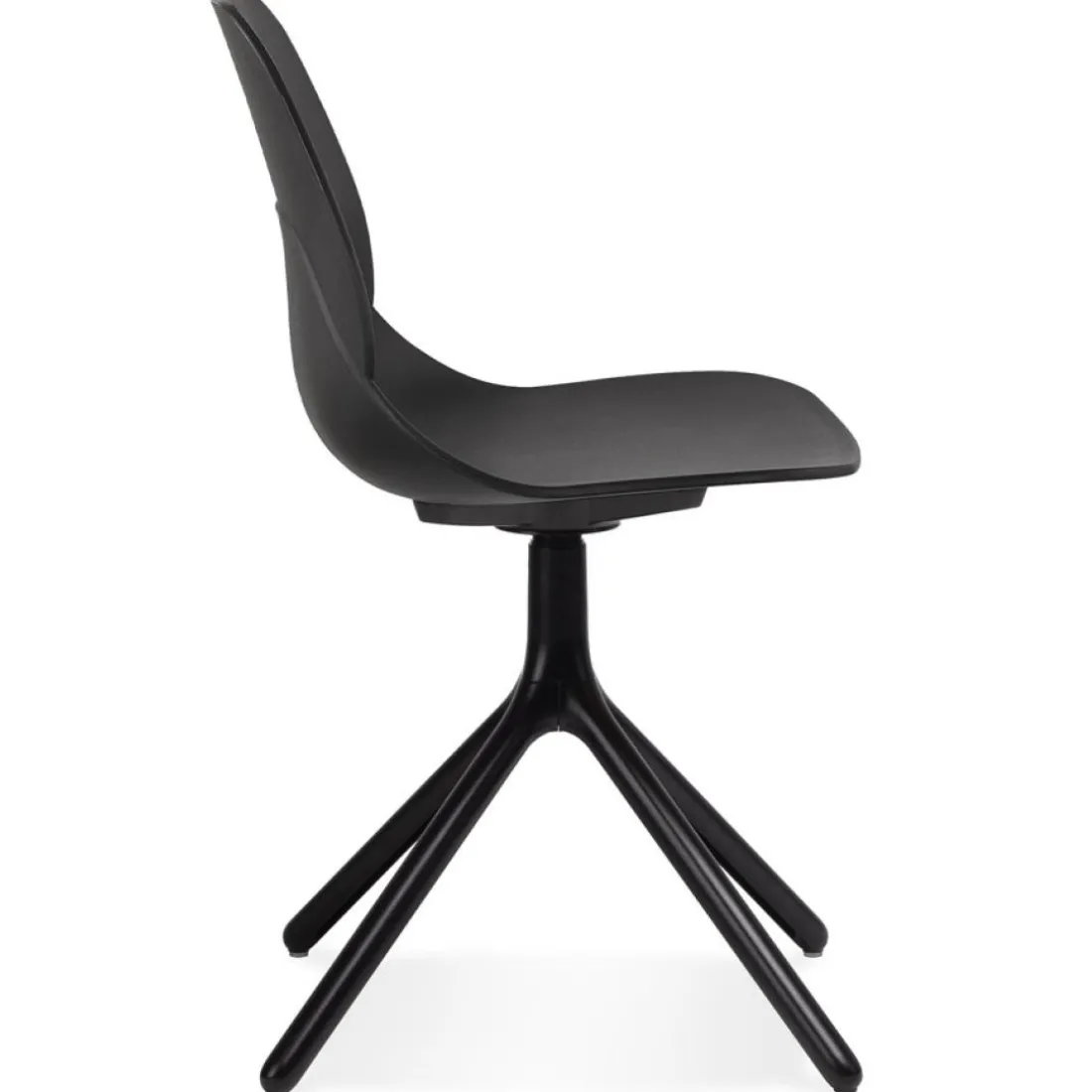 Chaise design 'TUCANA' noire avec pieds en métal