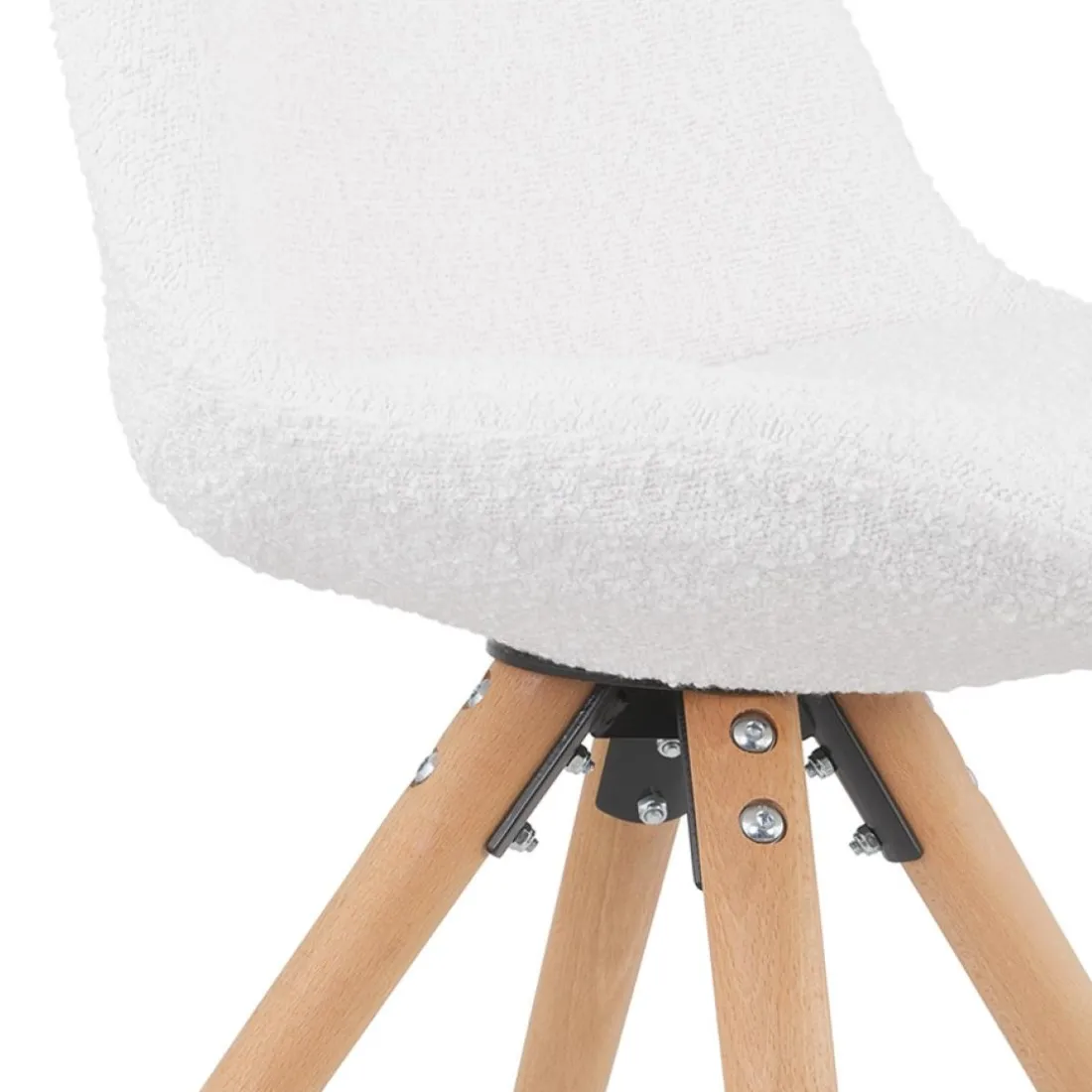 Chaise design 'VALENTINE' en tissu bouloché blanc style scandinave