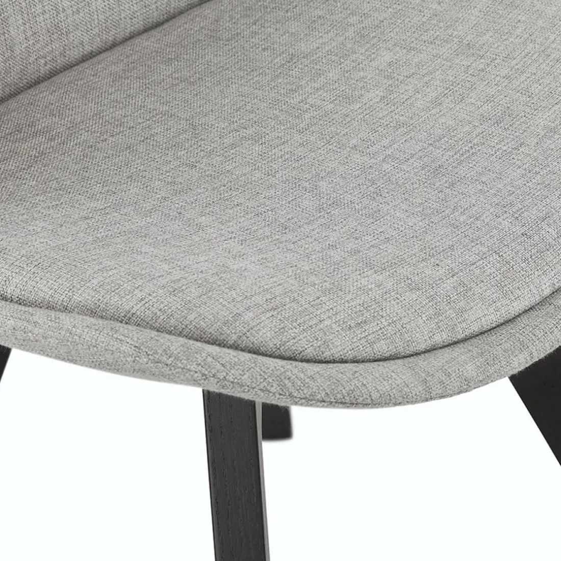 Chaise design 'WILLY' en tissu gris avec pieds en bois noir