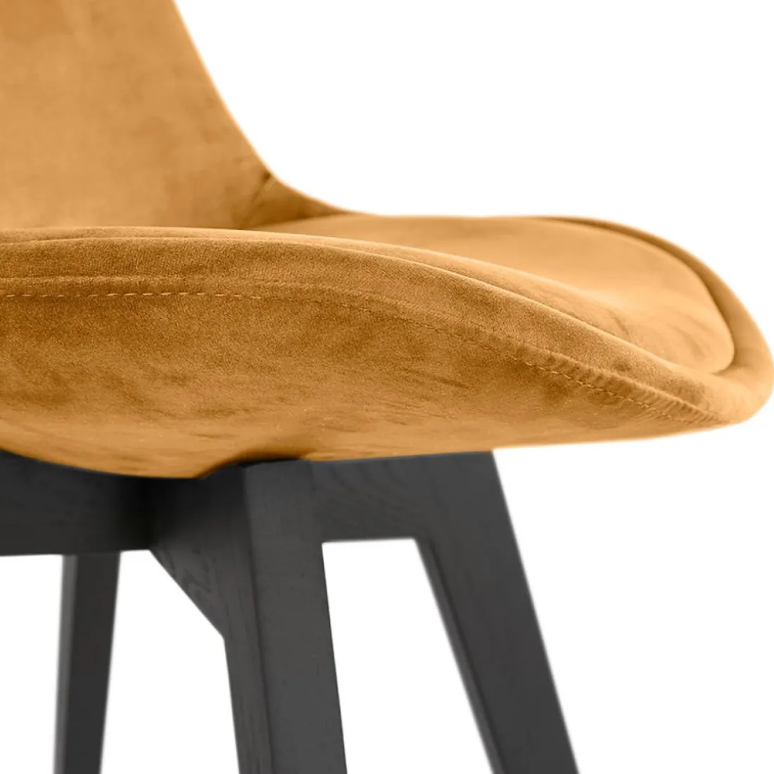 Chaise en velours moutarde 'JOE' avec structure en bois noir