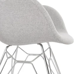 Chaise moderne 'ORIGAMI' en tissu gris clair avec pieds en métal chromé