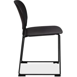 Chaise 'PILA' noire avec assise plastique et structure métal