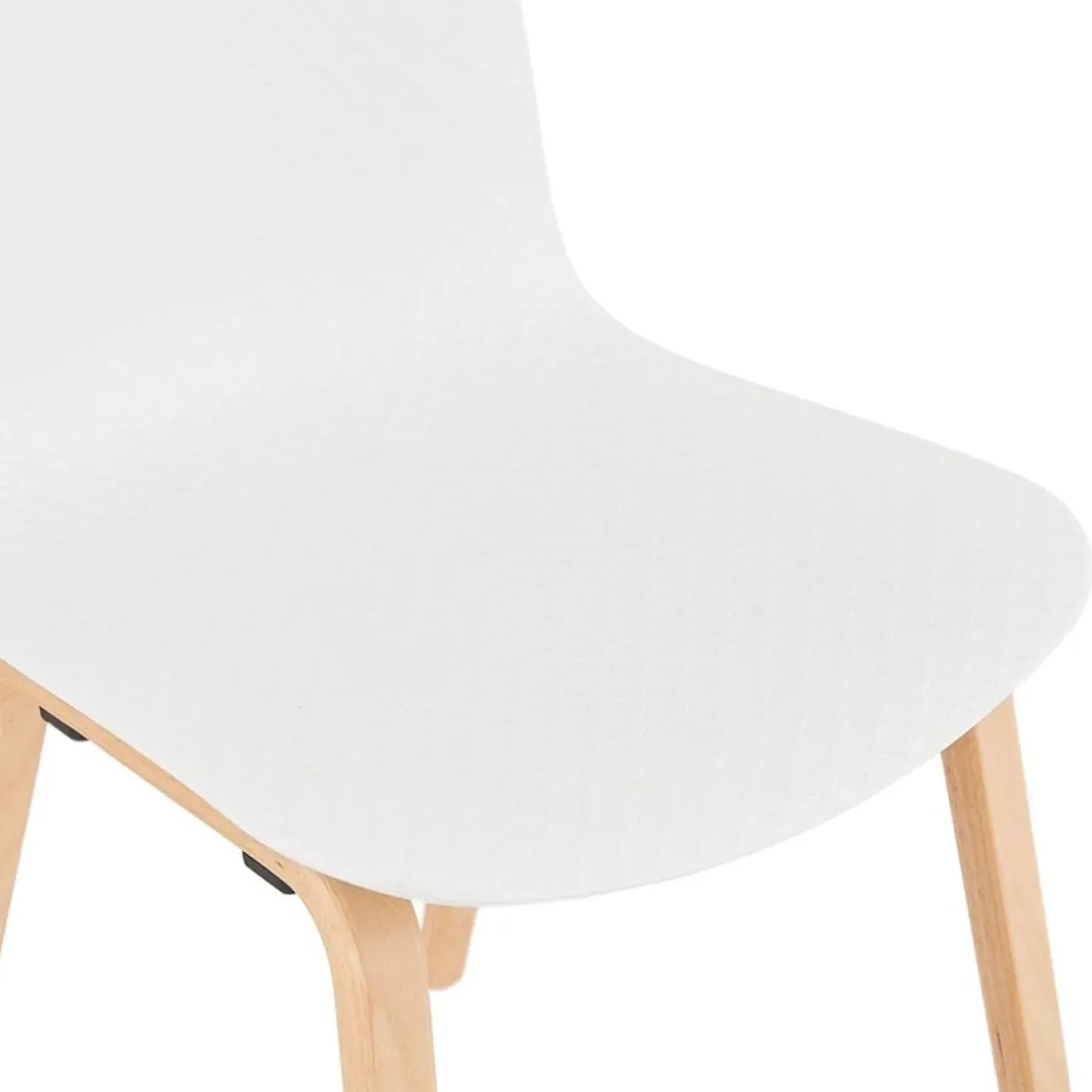 Chaise scandinave 'PACIFIK' blanche avec pieds en bois finition naturelle