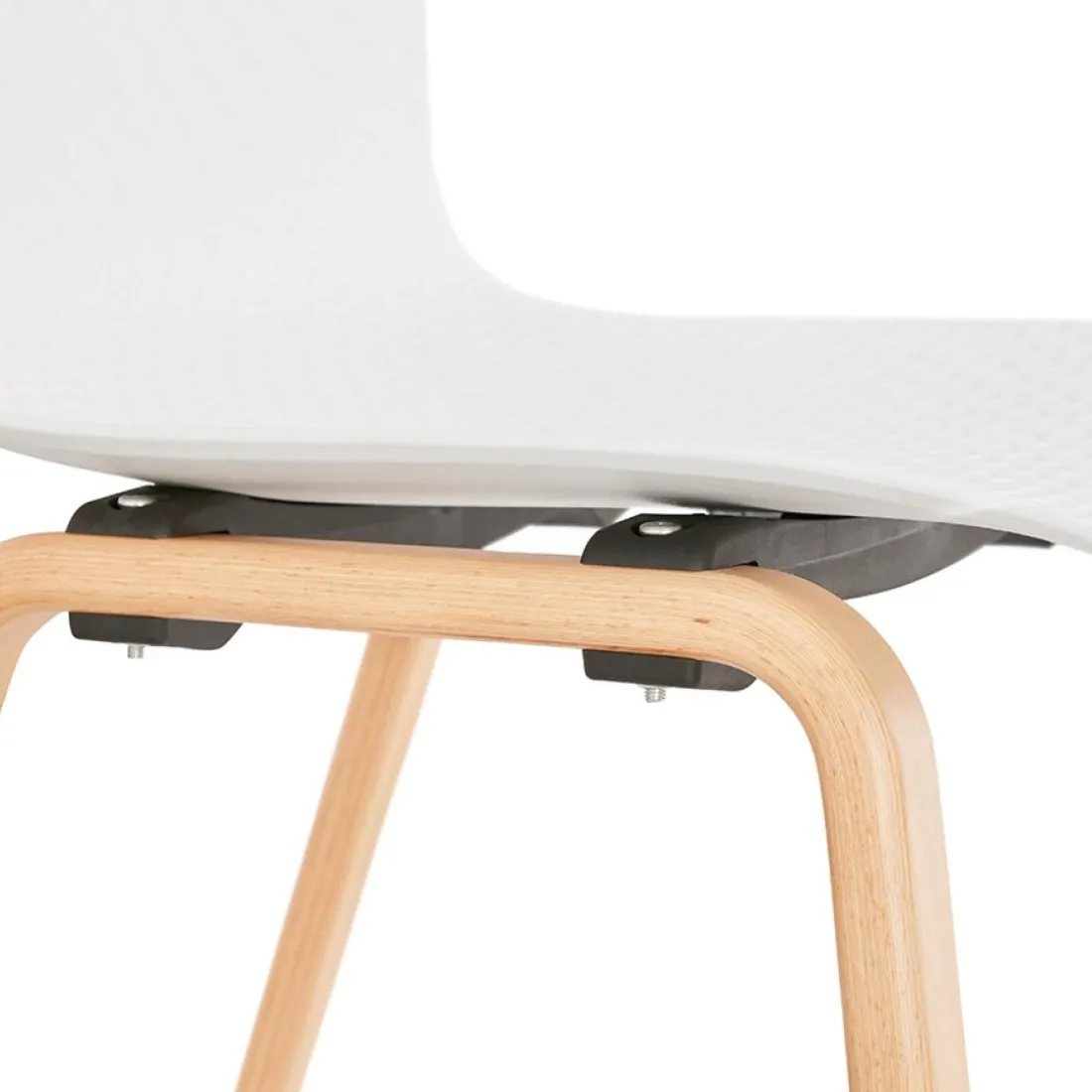 Chaise scandinave 'PACIFIK' blanche avec pieds en bois finition naturelle