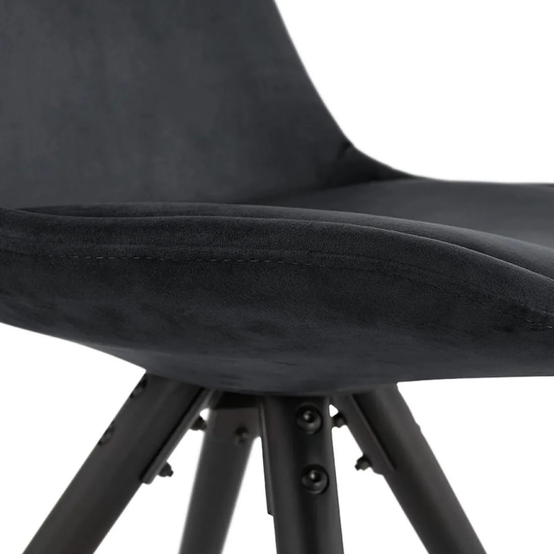 Chaise vintage 'RICKY' en velours noir et pieds en bois noir