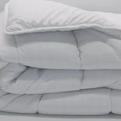 Couette Chaude Maxi Protect (anti-acariens, anti-tâche, relaxante et climatisée)