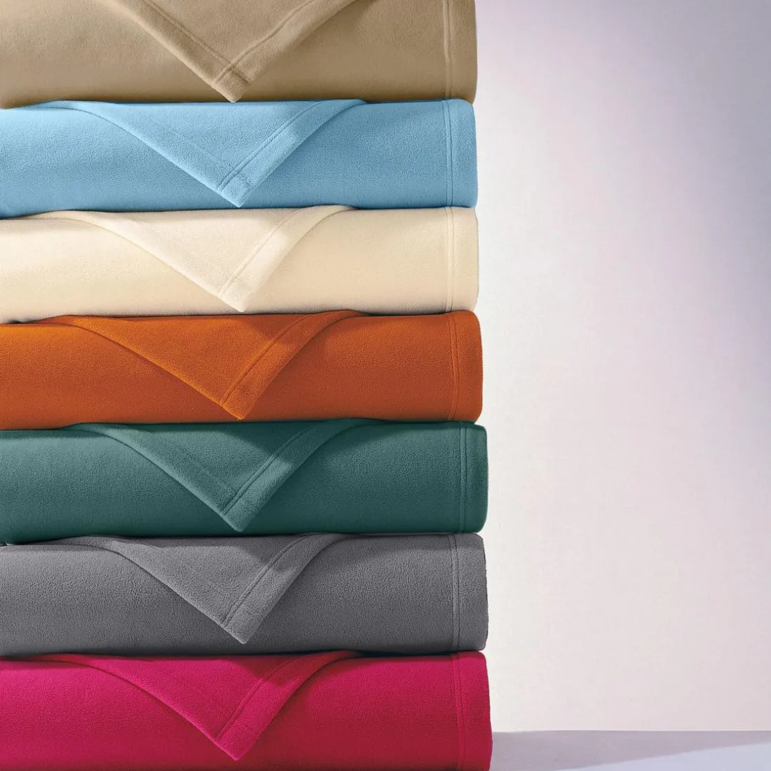 Couverture POLAIRE UNIE microfibre tempérée beige