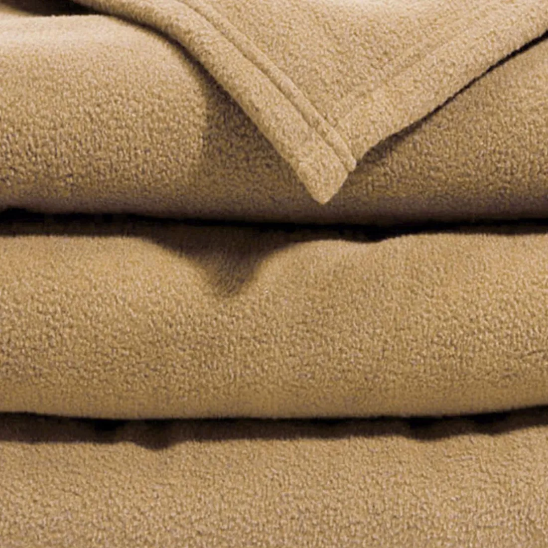 Couverture POLAIRE UNIE microfibre tempérée beige