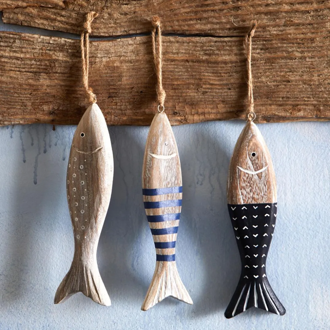 Décoration poissons en bois à suspendre GARDON