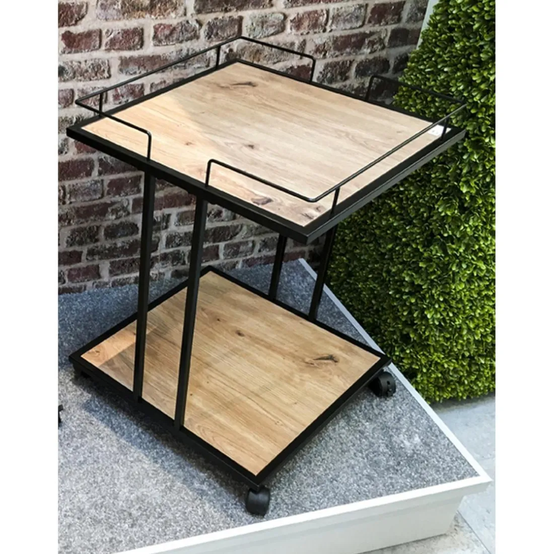 Desserte à roulettes avec plateaux en MDF décor chêne et en en Tube d'acier laqué Noir