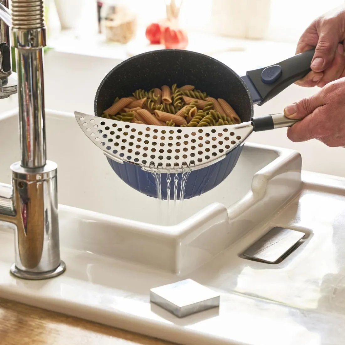 Egouttoir a casserole demi lune Gregoire