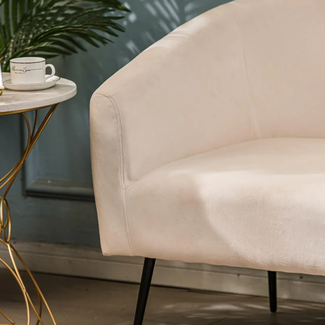 Fauteuil de salon design scandinave pieds métal beige