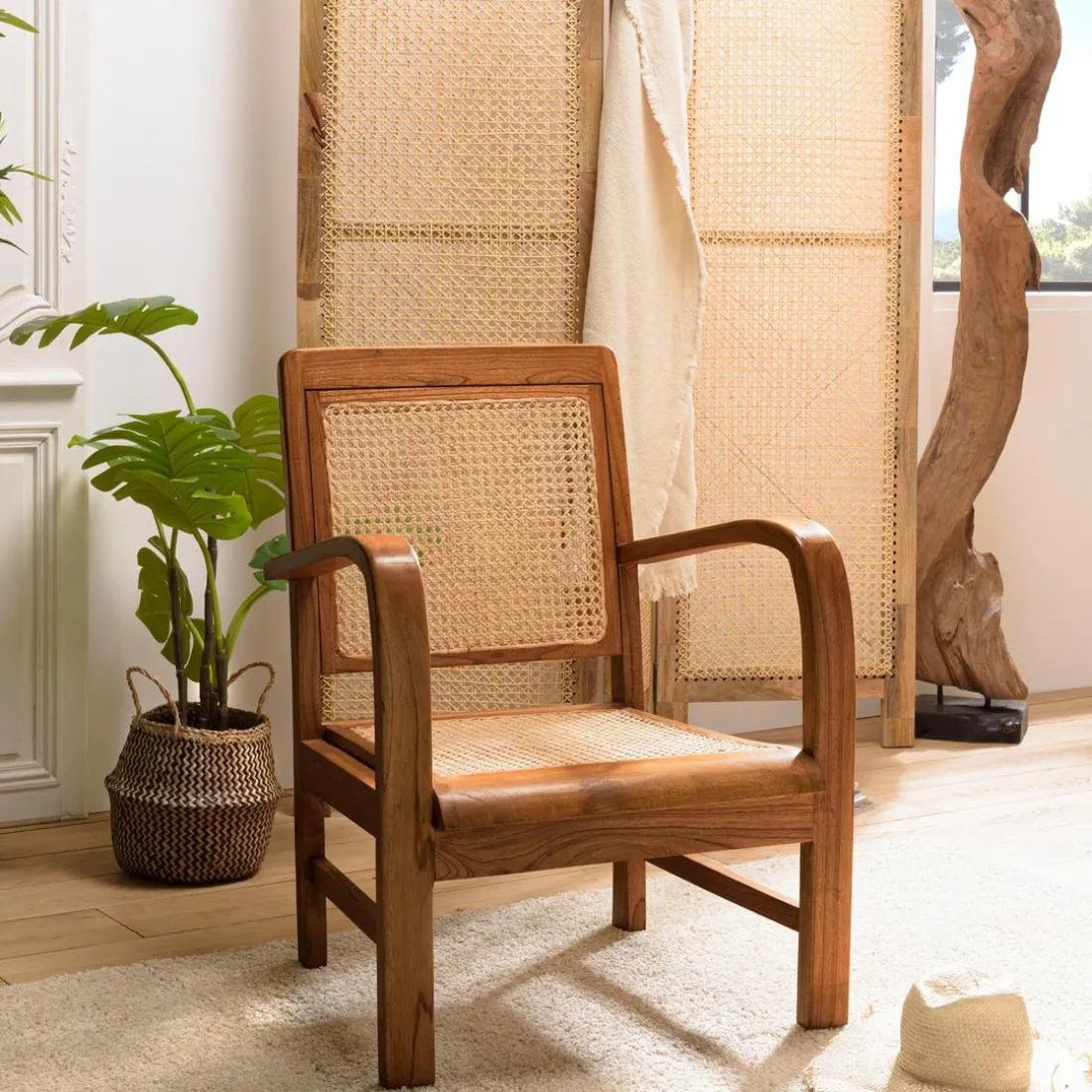 Fauteuil mindi et cannage bois foncé DAK