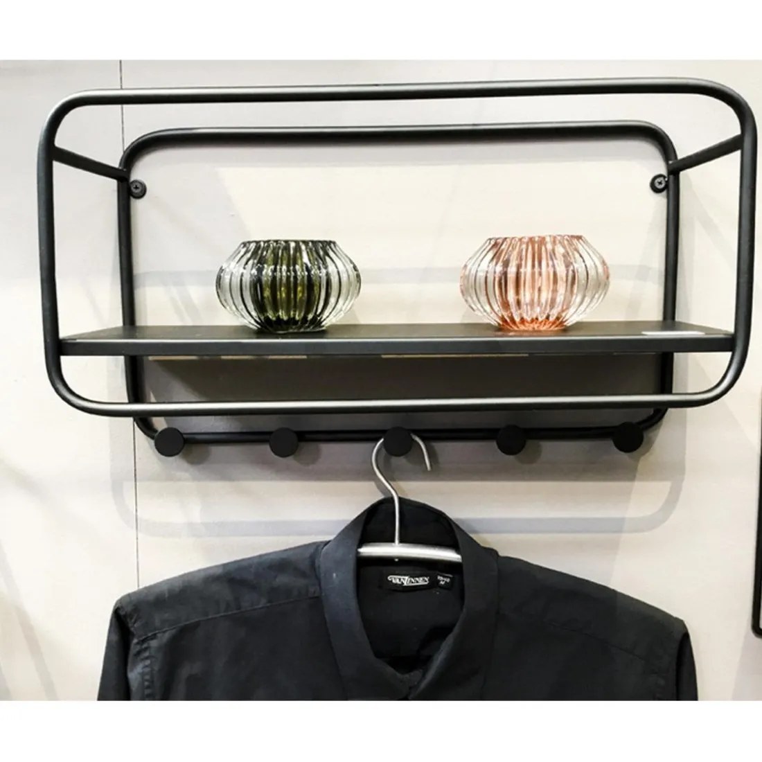 garderobe murale en tube d'acier laqué noir,