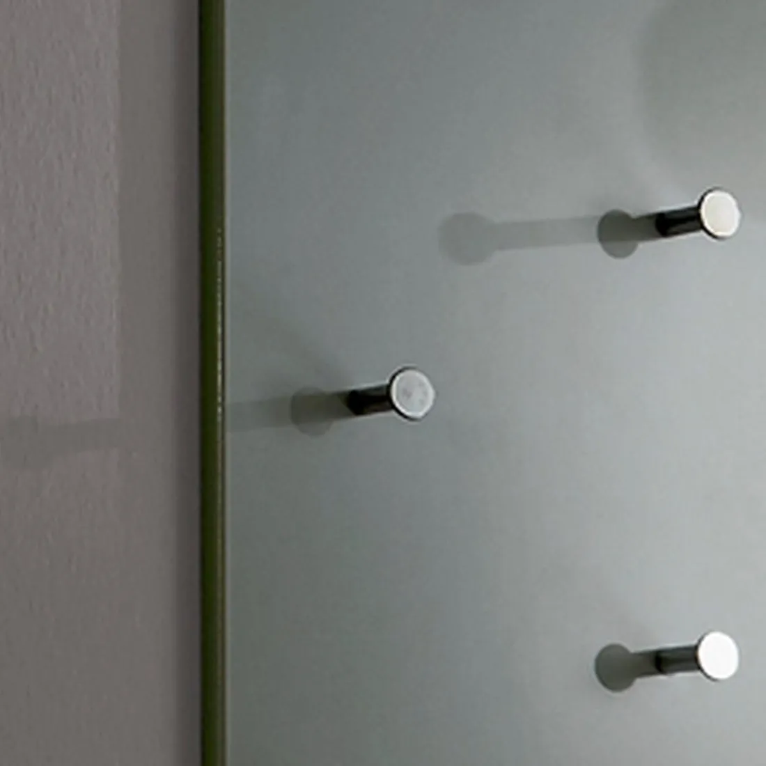 Garderobe murale grise 7 crochets métal