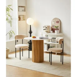La chaise LARS avec son design scandinave beige