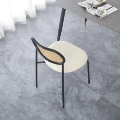 La chaise OREBRO design moderne et son élégant alliage de matières