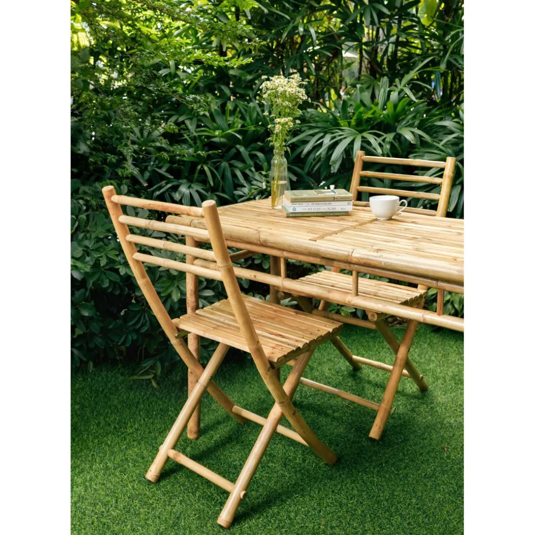 La chaise PALEMPANG design moderne et sa structure en bois massif marron