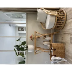 La console NUHA design scandinave et sa structure en rotin durable