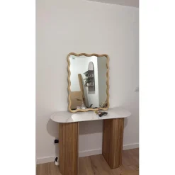 La console PIREUS design scandinave et sa structure en bois massif