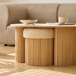 La set ARVIKA combinant une table basse et 2 poufs style scandinave