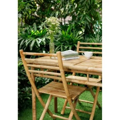 La table à manger BARU son design rustique et épuré pour 4 personnes