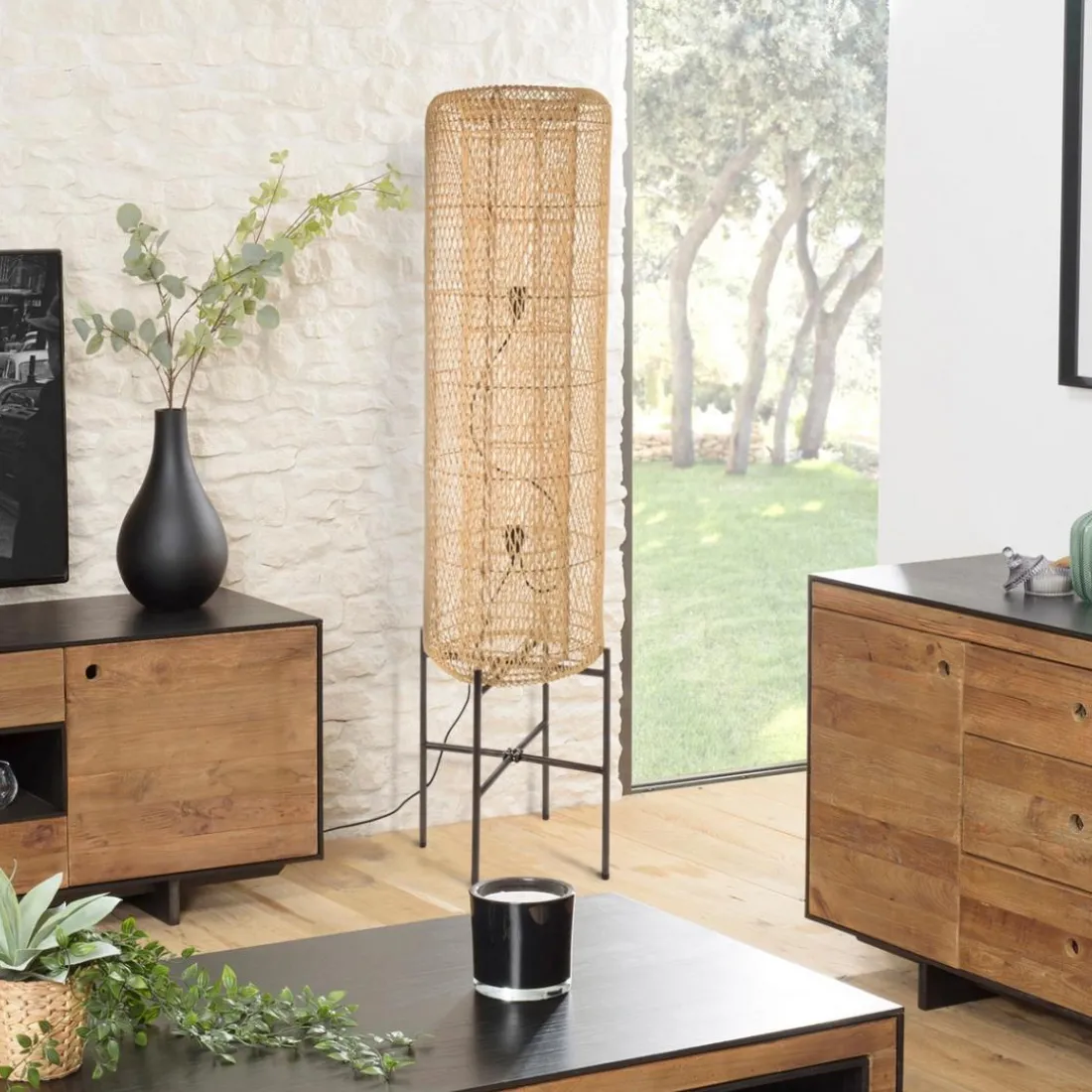Lampadaire rotin naturel pieds acier noir SIXTINE