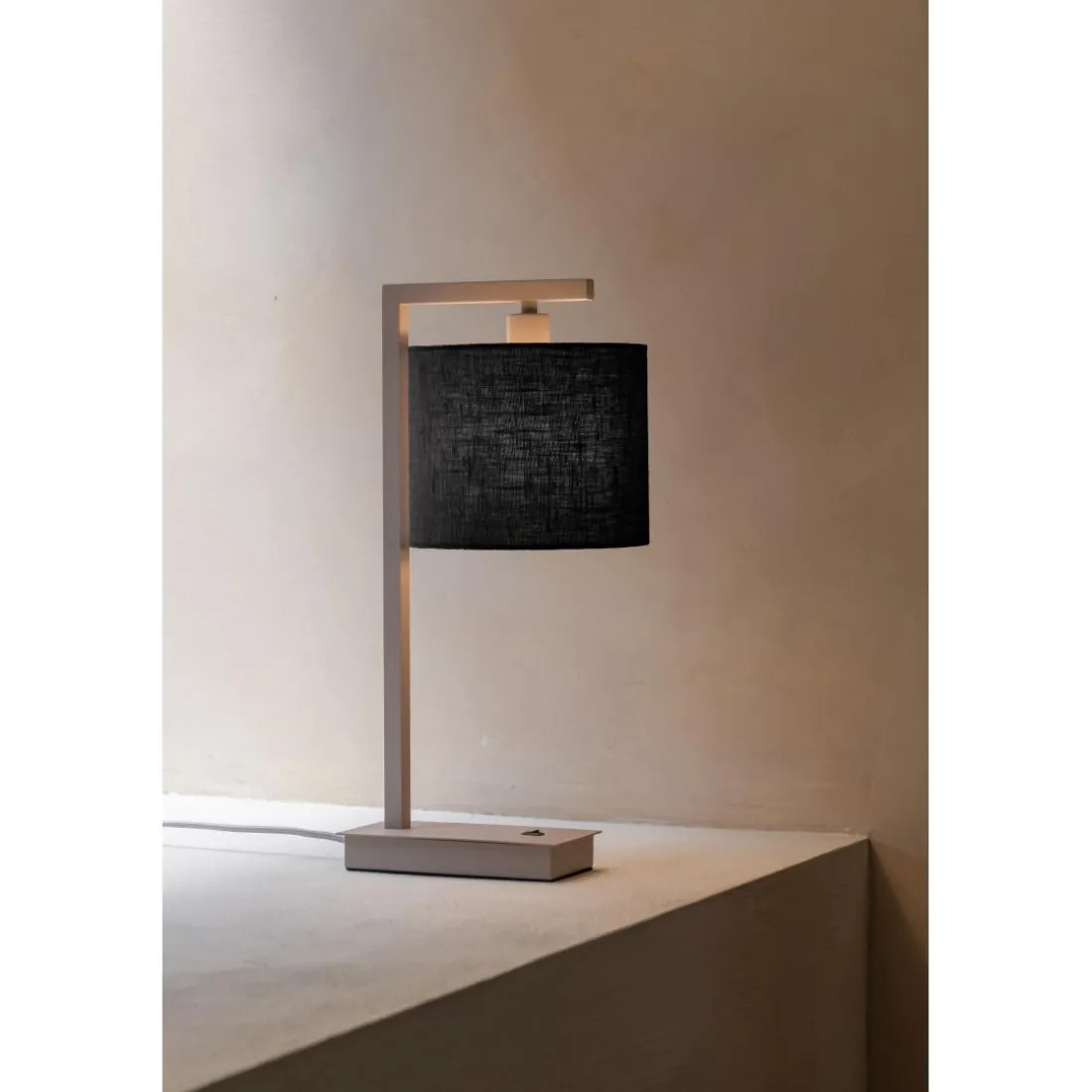 Lampe de table Boston sable abat-jour noir