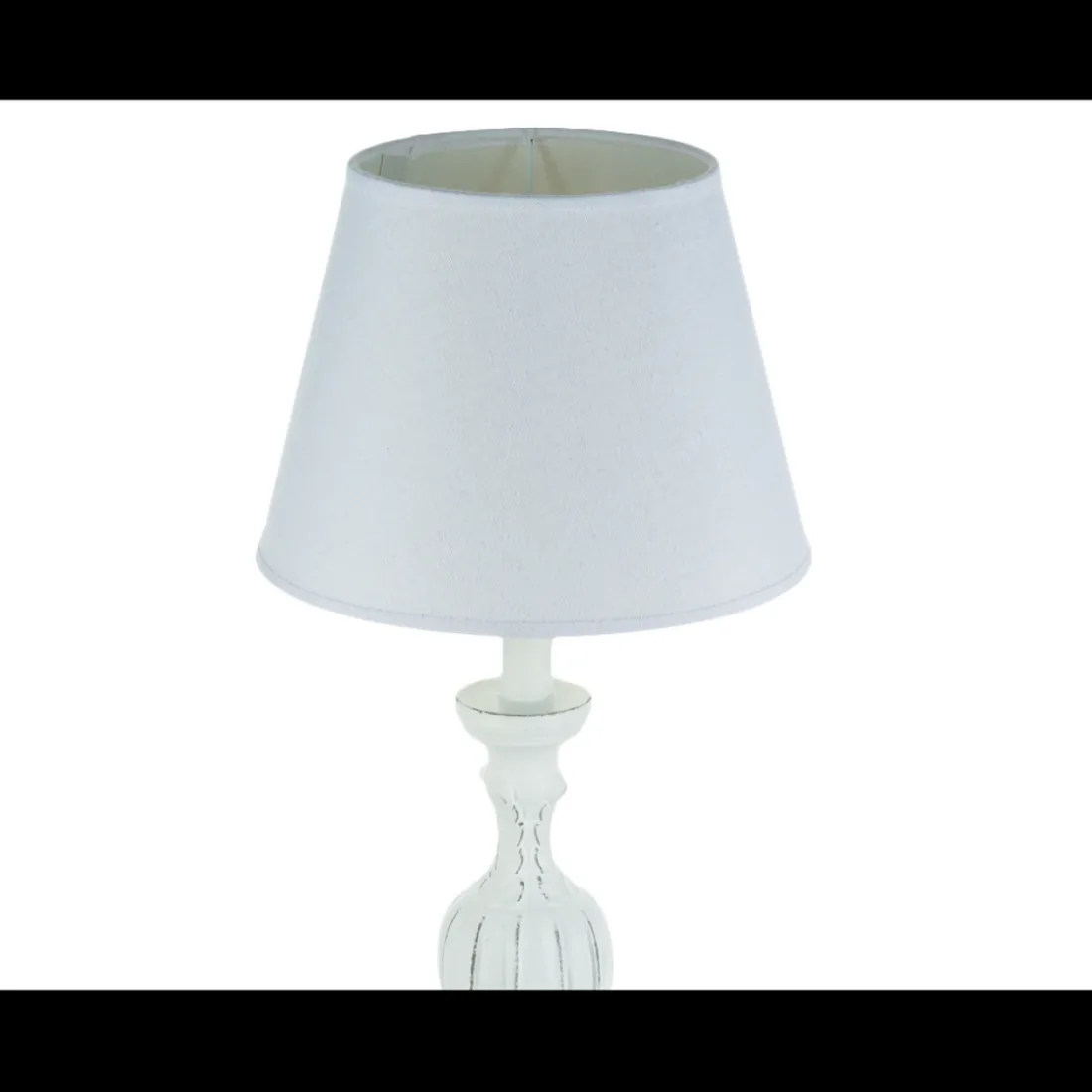 Lampe en bois patiné blanc