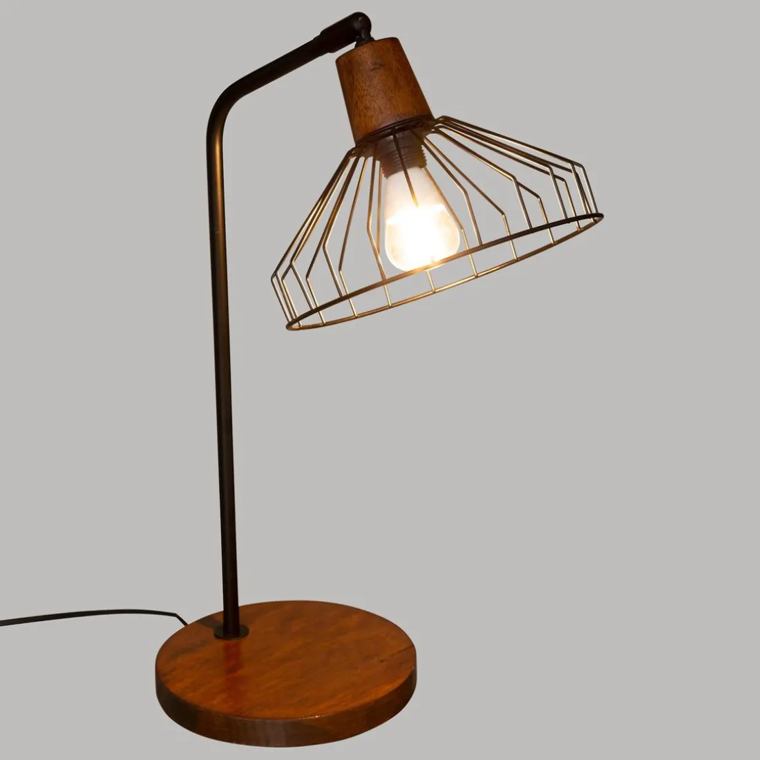 Lampe noire en métal