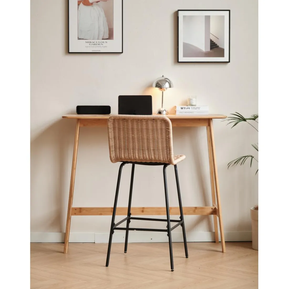 Le lot de tabourets BANGKOK design moderne et son élégant alliage de matières