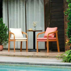 Les chaises intérieur extérieur en bois massif DELGADO design intemporel style scandinave rose