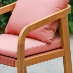 Les chaises intérieur extérieur en bois massif DELGADO design intemporel style scandinave rose