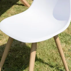 Lot de 2 chaises blanches pieds couleur naturelle MALO