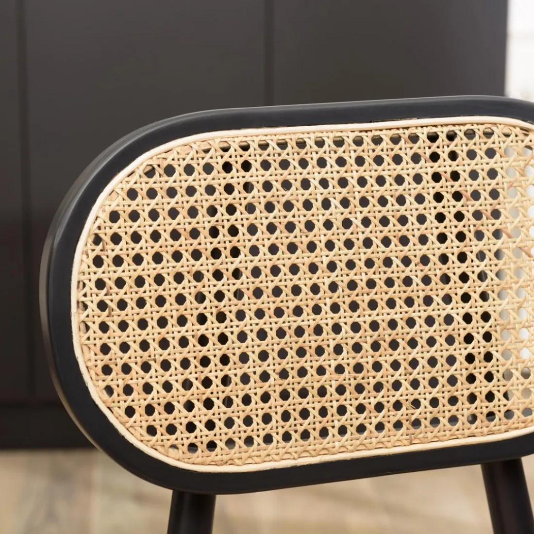 Lot de 2 chaises bois noir, assise et dossier en rotin naturel PIERRE