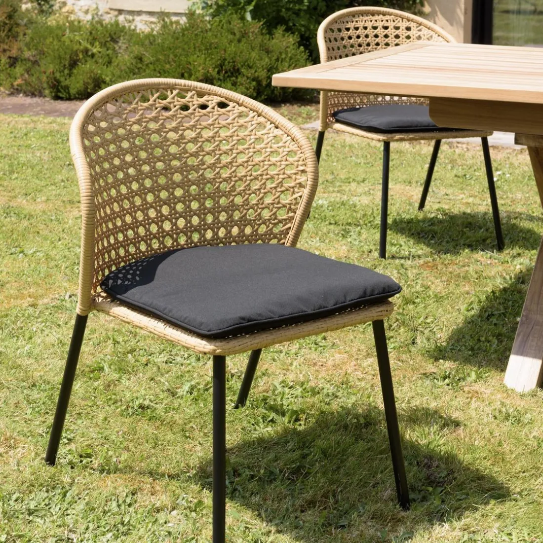 Lot de 2 chaises rotin synthétique couleur naturelle MALO