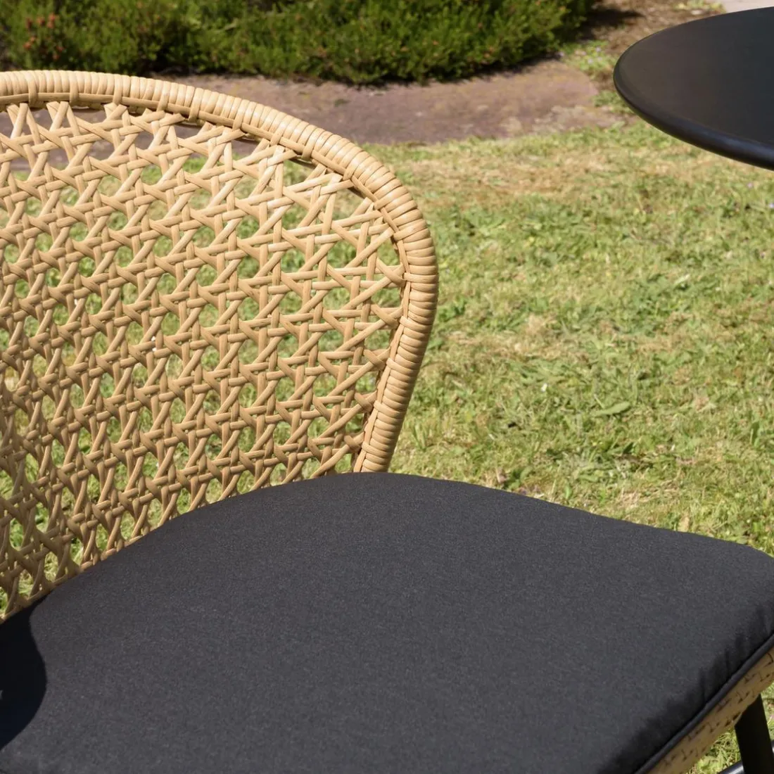 Lot de 2 chaises rotin synthétique couleur naturelle MALO