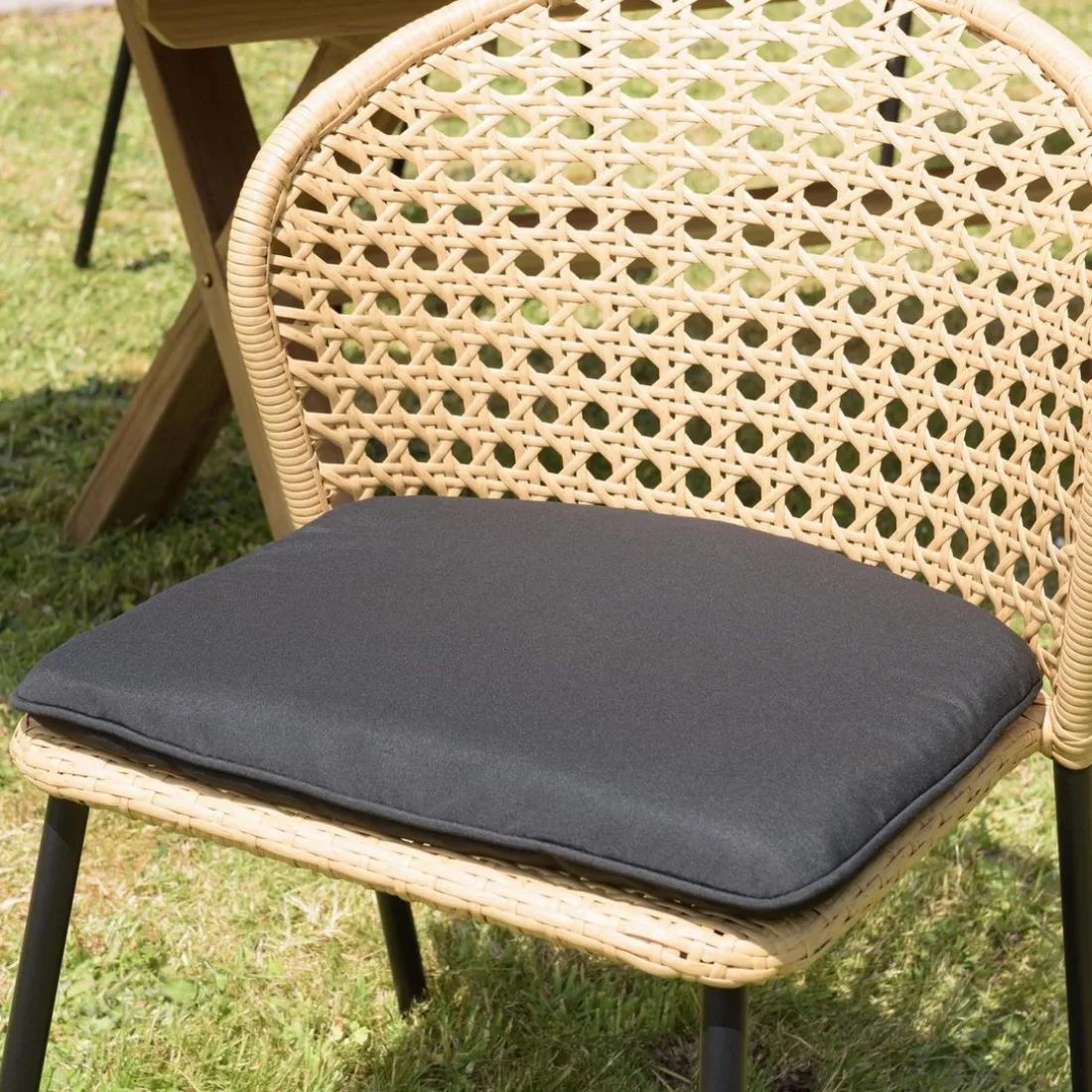 Lot de 2 chaises rotin synthétique couleur naturelle MALO