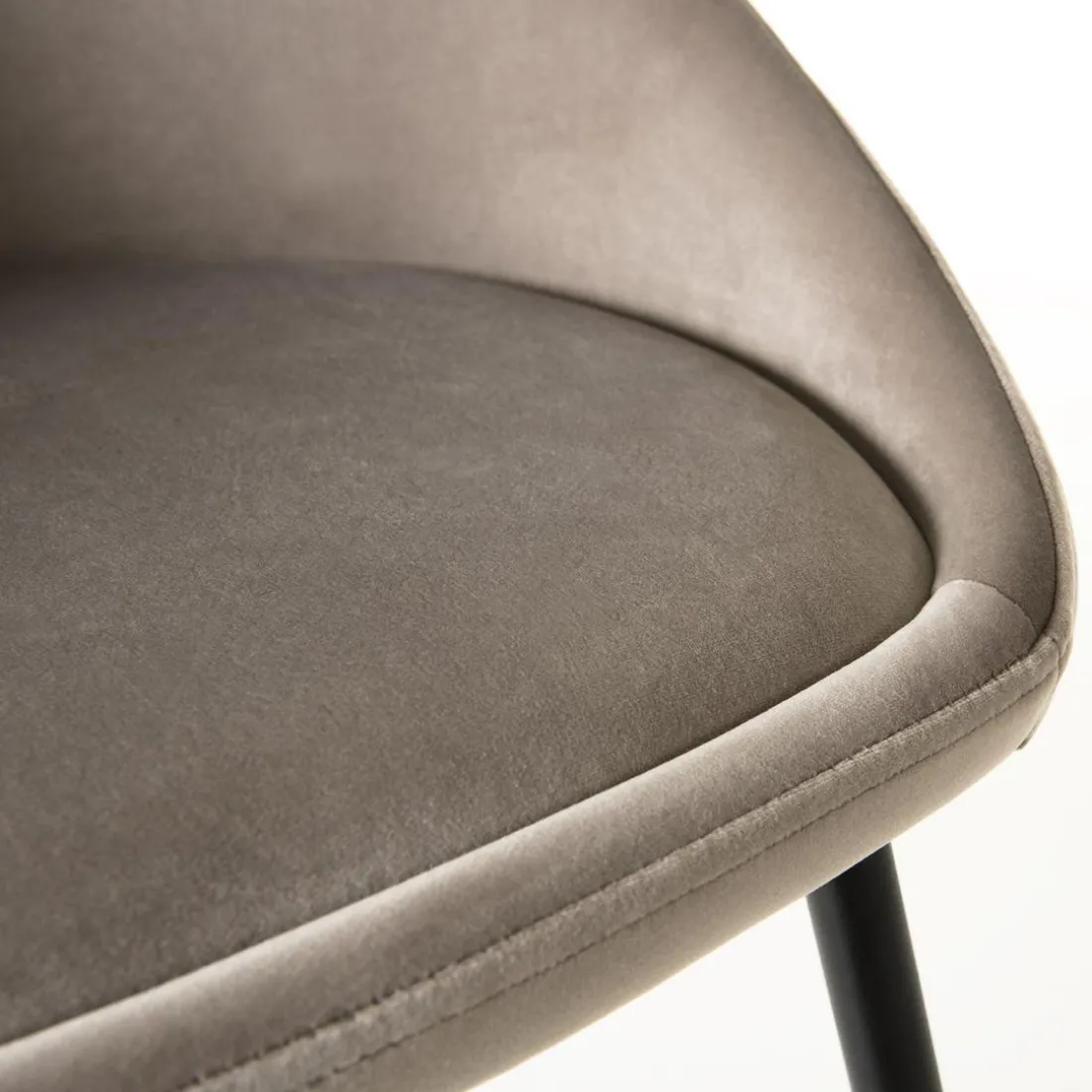 Lot De 2 Chaises TOM Velours Chamois Pieds Métal