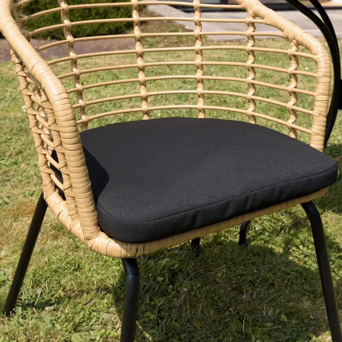 Lot de 2 fauteuils en rotin synthétique couleur naturelle MALO