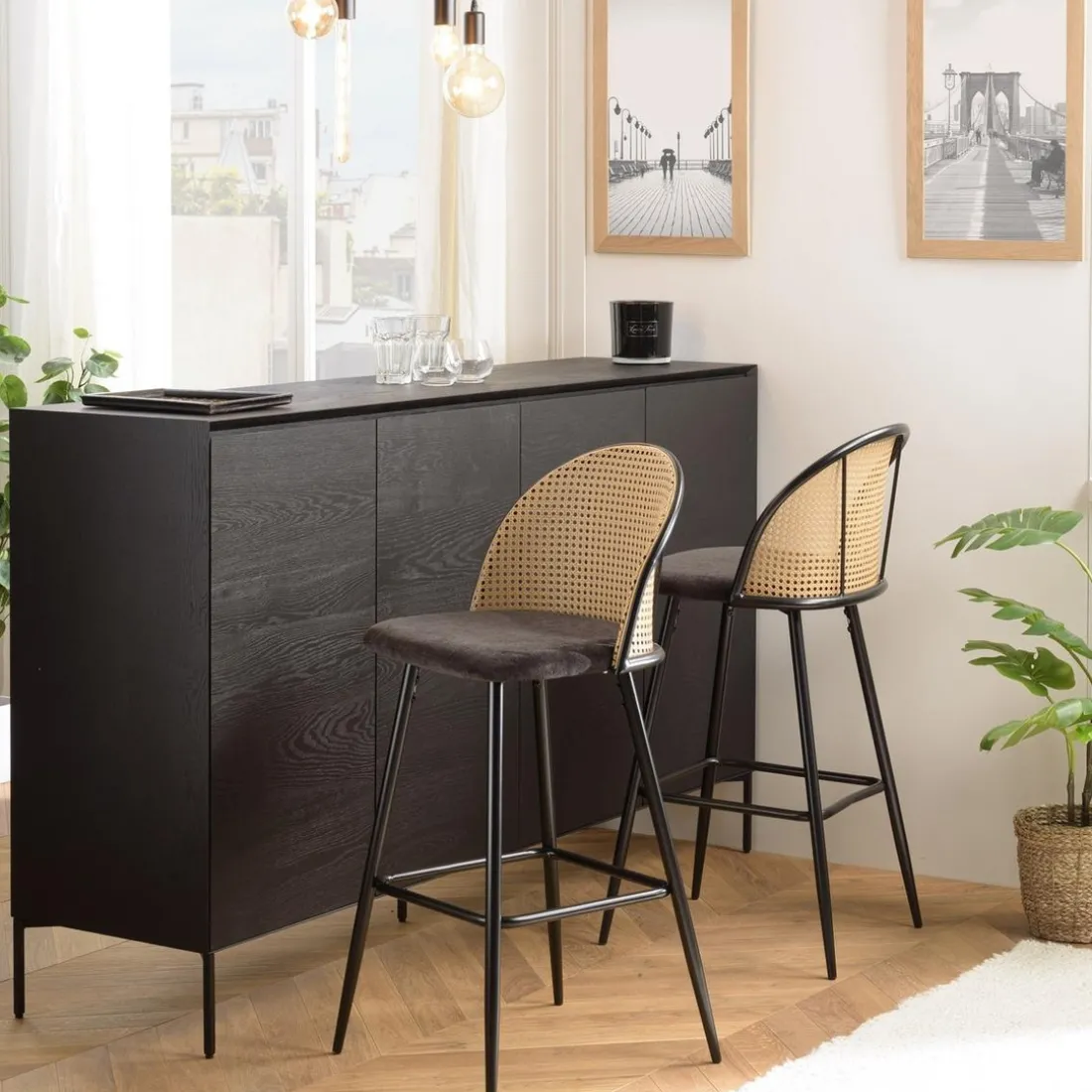 Lot de 2 tabourets de bar assise tissu noir dossier effet cannage LEA